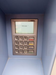 発券機のクレジットカード挿入口